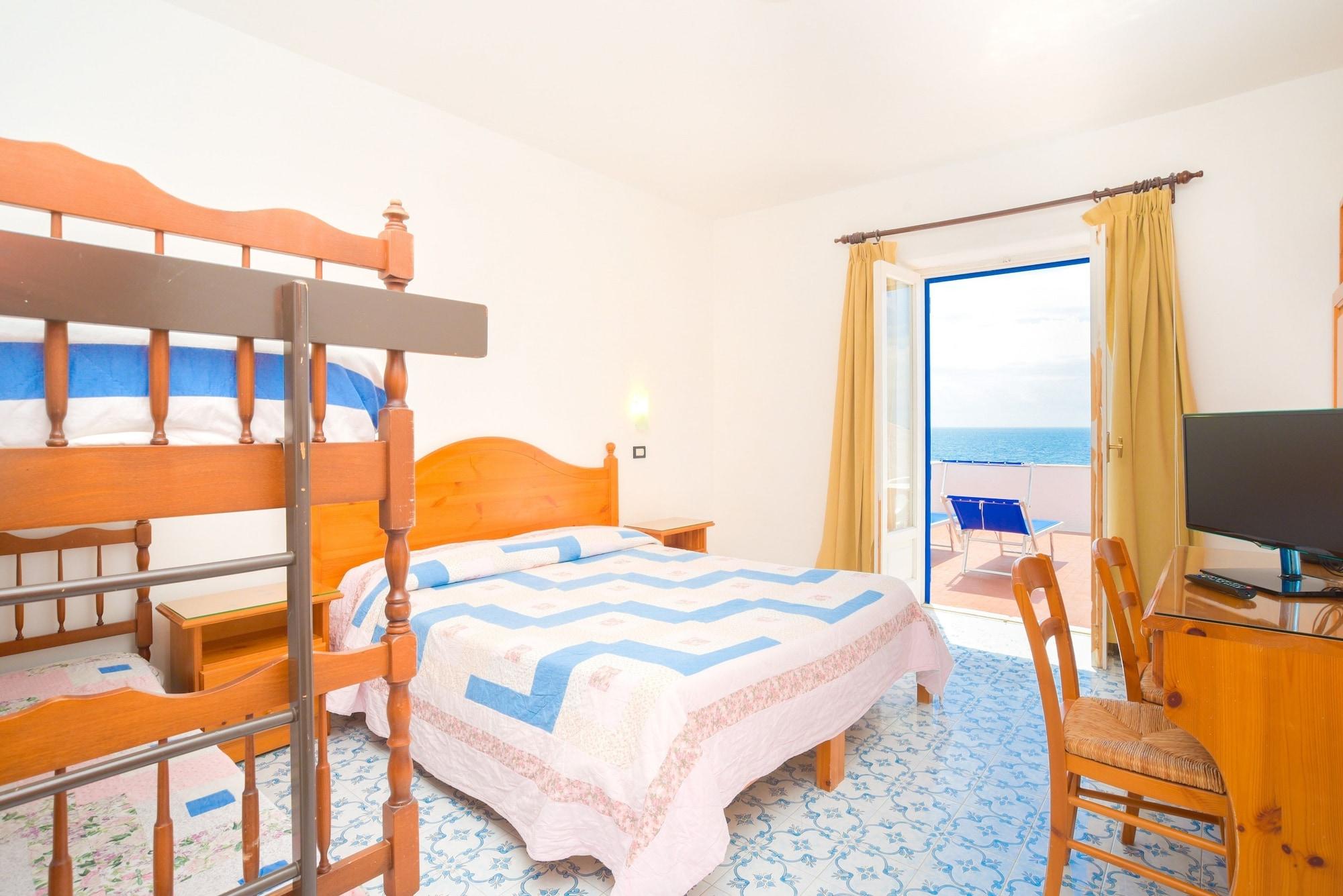 Hotel Regina Del Mare Barano d'Ischia Bagian luar foto