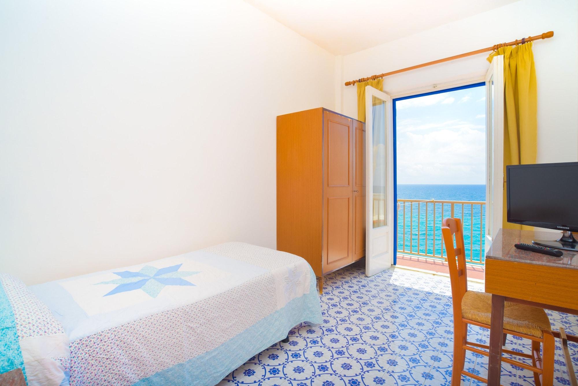 Hotel Regina Del Mare Barano d'Ischia Bagian luar foto