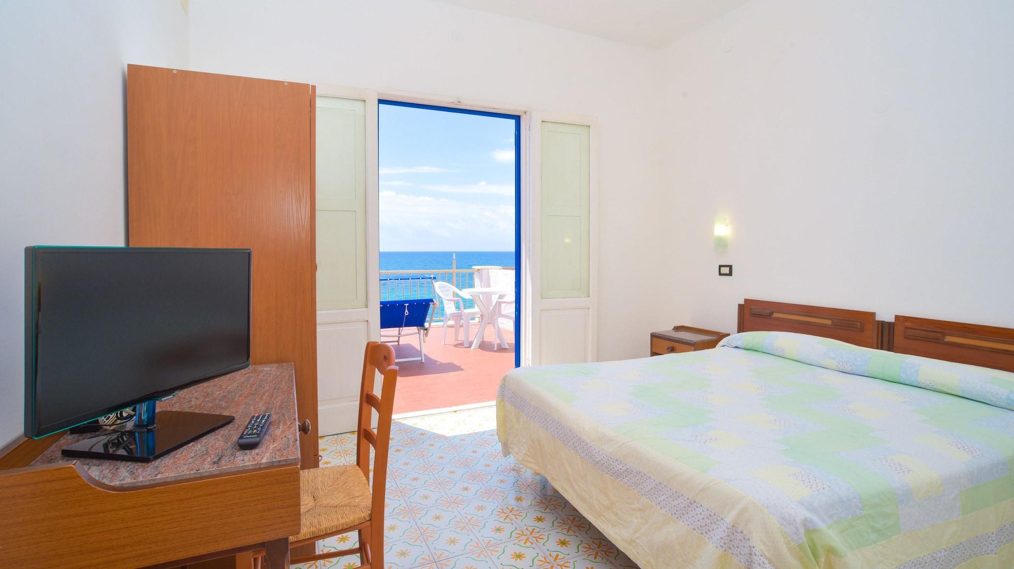 Hotel Regina Del Mare Barano d'Ischia Bagian luar foto