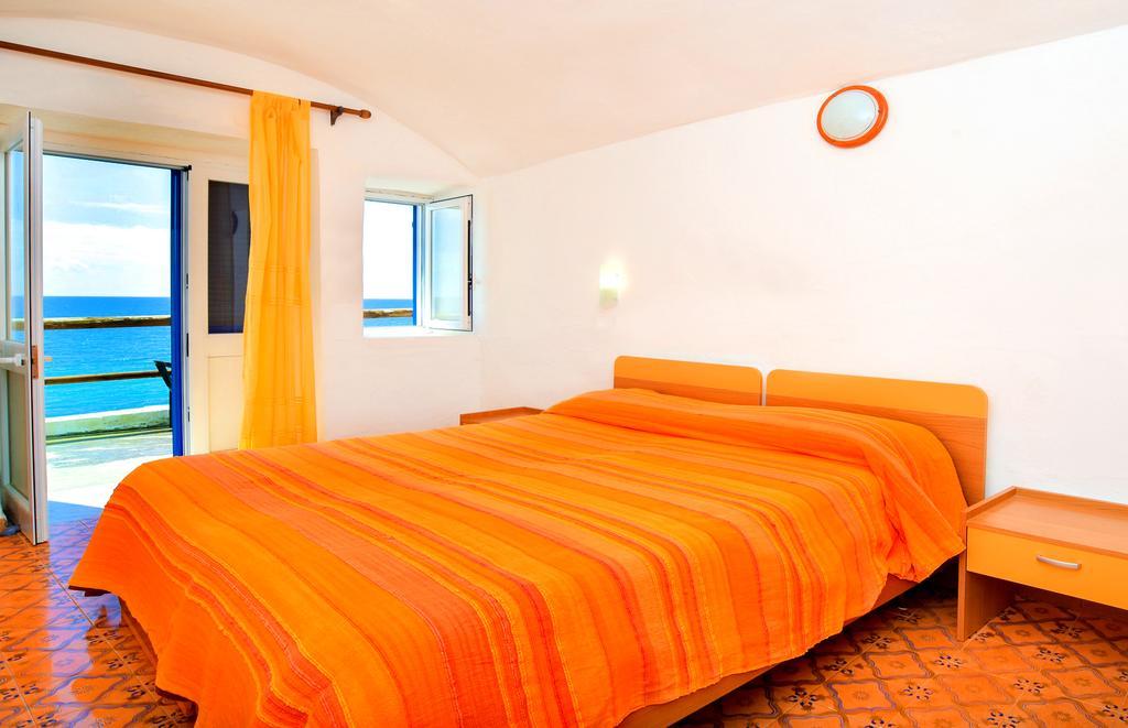 Hotel Regina Del Mare Barano d'Ischia Bagian luar foto
