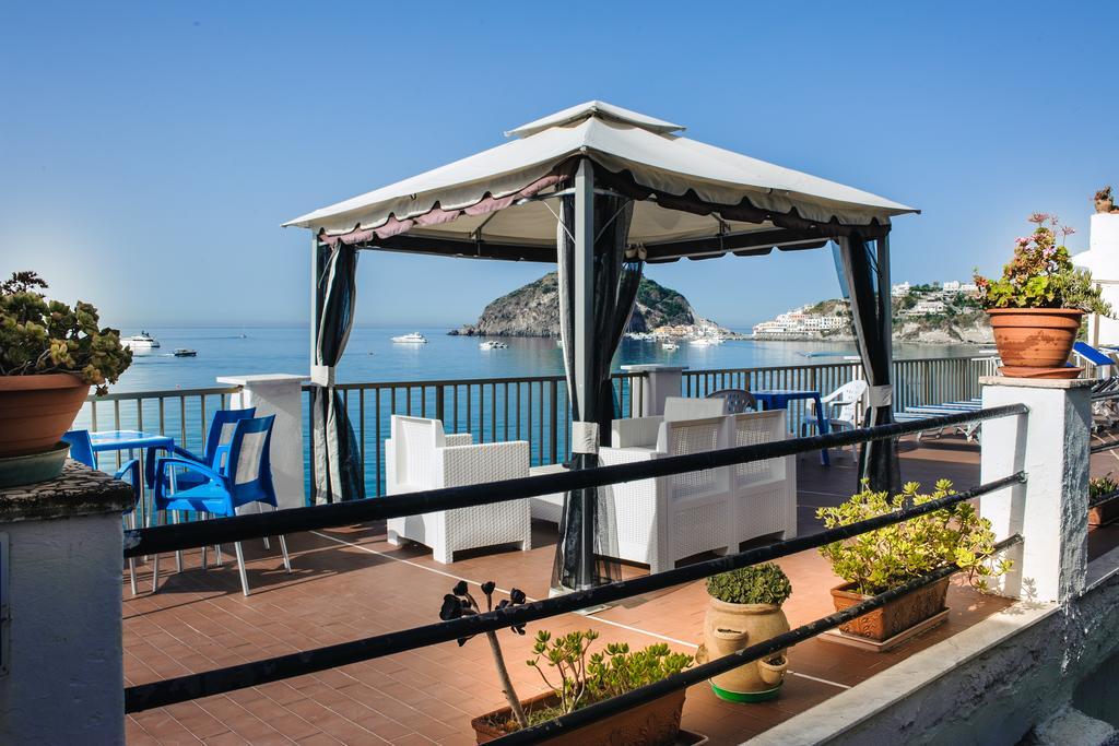 Hotel Regina Del Mare Barano d'Ischia Bagian luar foto