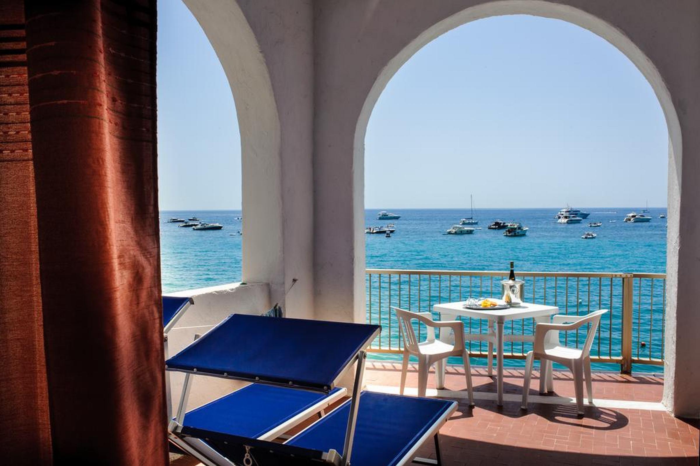 Hotel Regina Del Mare Barano d'Ischia Bagian luar foto