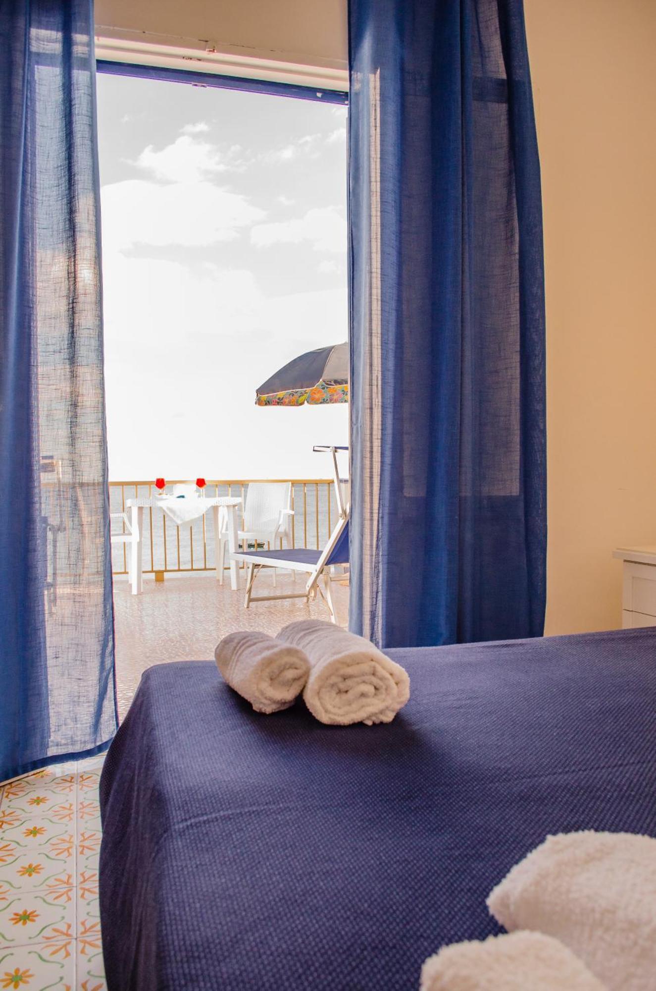 Hotel Regina Del Mare Barano d'Ischia Ruang foto