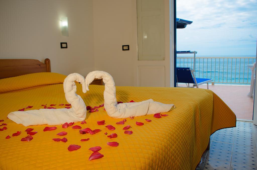 Hotel Regina Del Mare Barano d'Ischia Ruang foto