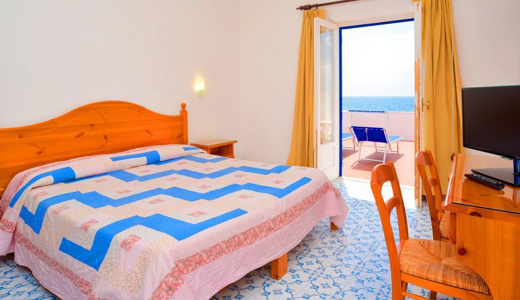 Hotel Regina Del Mare Barano d'Ischia Bagian luar foto