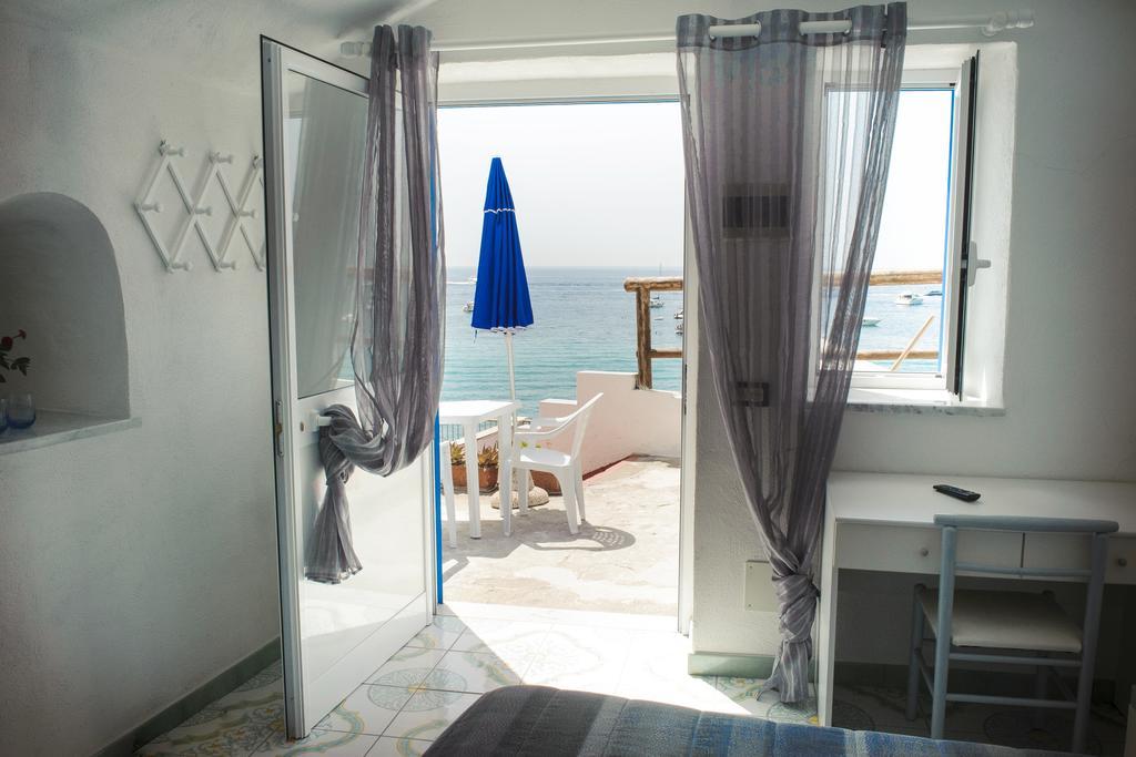 Hotel Regina Del Mare Barano d'Ischia Bagian luar foto