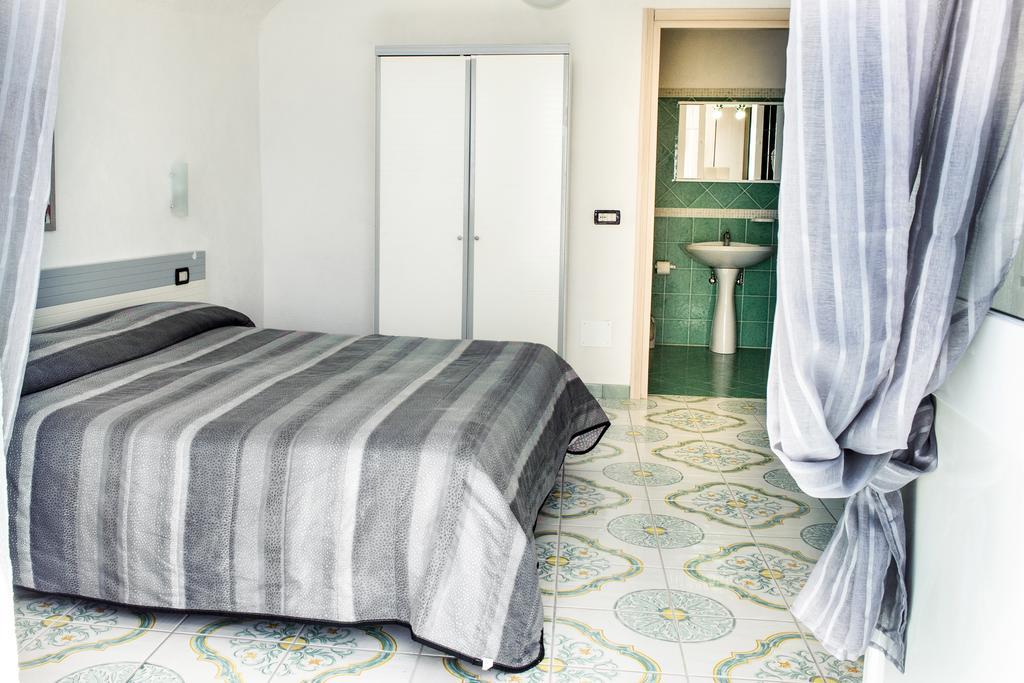 Hotel Regina Del Mare Barano d'Ischia Bagian luar foto