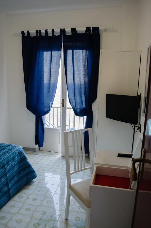 Hotel Regina Del Mare Barano d'Ischia Bagian luar foto
