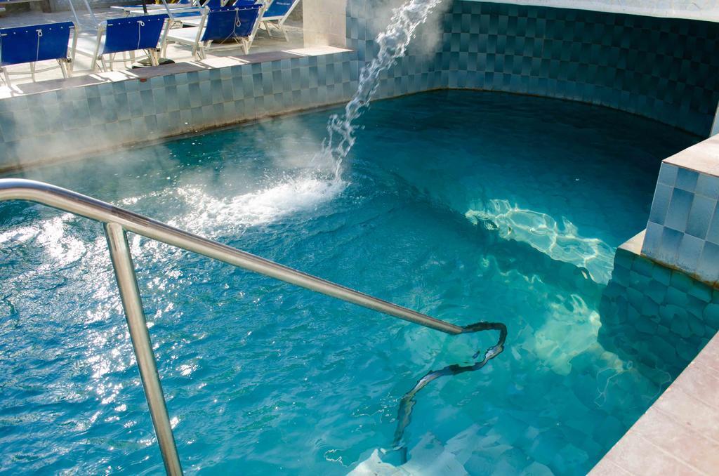 Hotel Regina Del Mare Barano d'Ischia Bagian luar foto