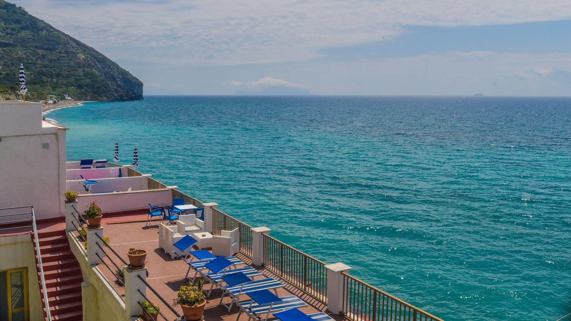 Hotel Regina Del Mare Barano d'Ischia Bagian luar foto