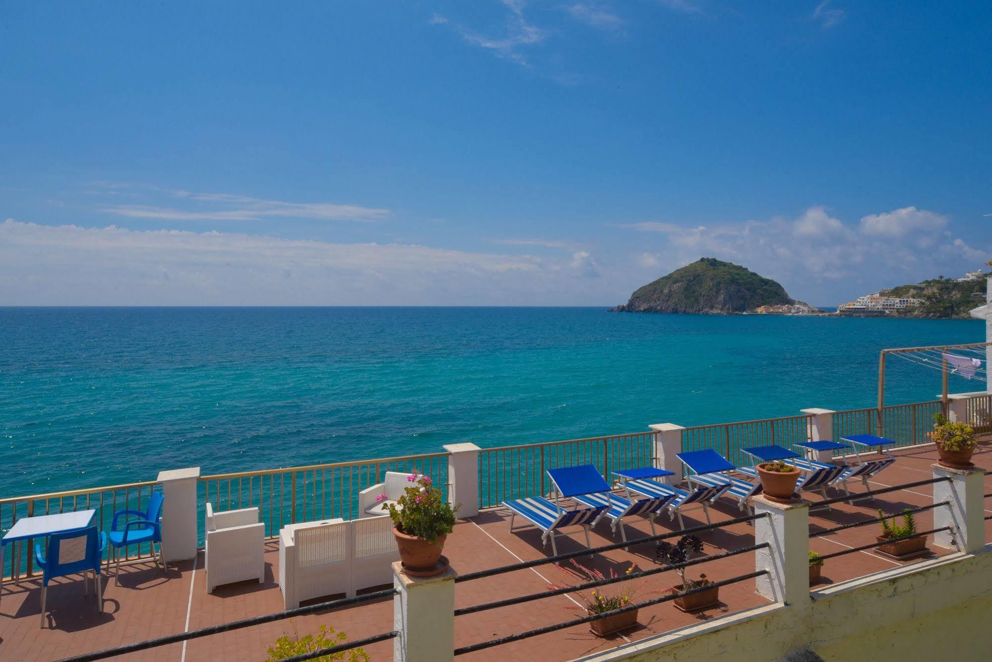 Hotel Regina Del Mare Barano d'Ischia Bagian luar foto