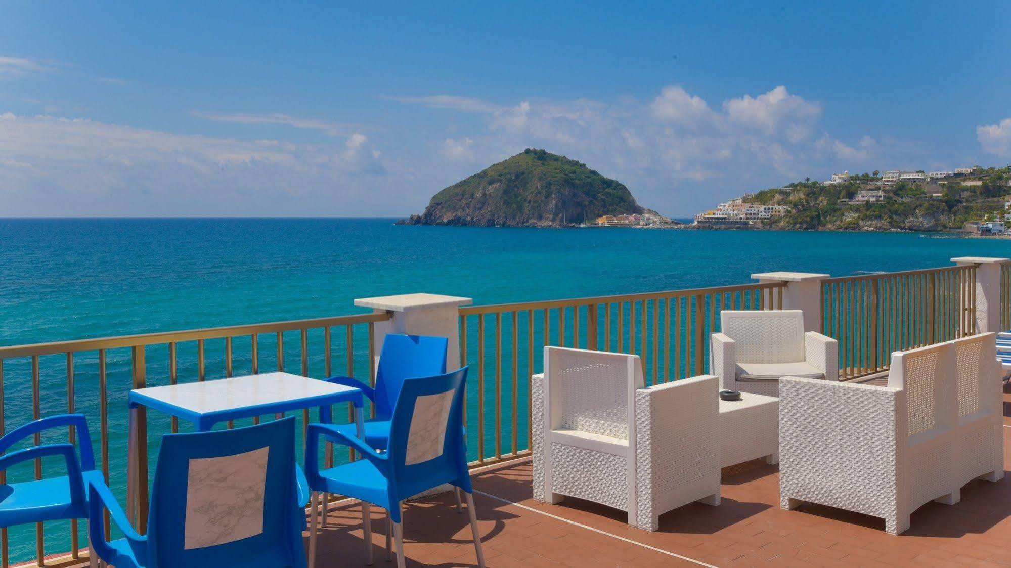 Hotel Regina Del Mare Barano d'Ischia Bagian luar foto